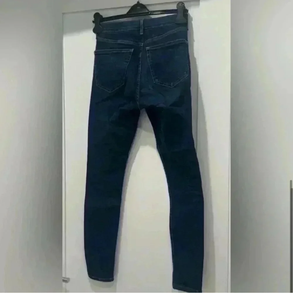 Topshop Jamie Jeans in Dark Wash - Picture 6 of 7